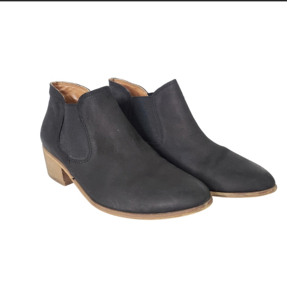 BP. Black leather ankle boots booties